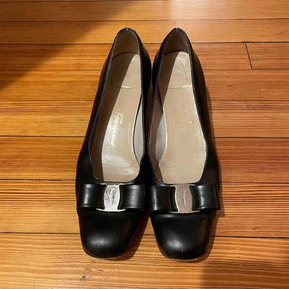 Salvatore Ferragamo Shoes - Black Ferragamo Pumps